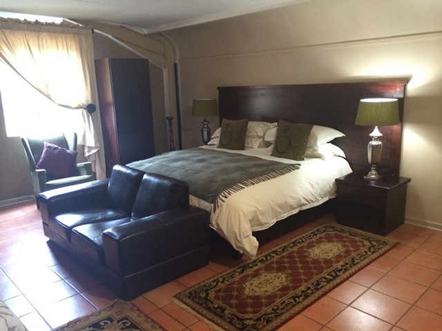 Accommodation in Makhado Louis Trichardt | Guesthouse with well-appointed en-suite Bedrooms and Meals, plus a Beautiful Wedding and Function Venue